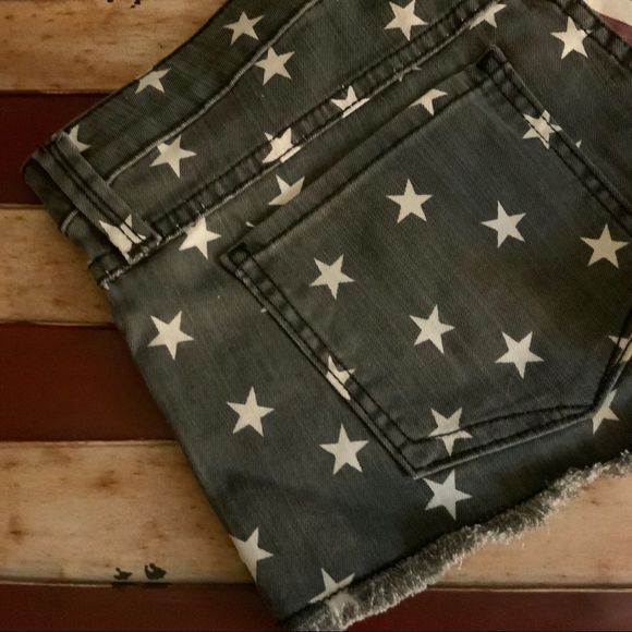 NWT $148 Frankie B. Stars & Stripes Raw Hem Shorts - Picture 8 of 13